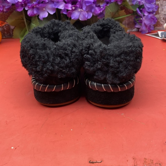 Tory Burch Black Shearling Slippers SZ 8 - Picture 3 of 7